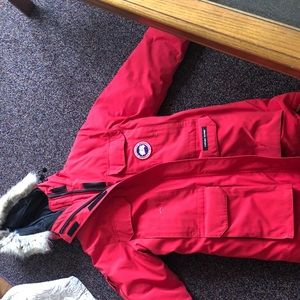 Small men’s Canada goose